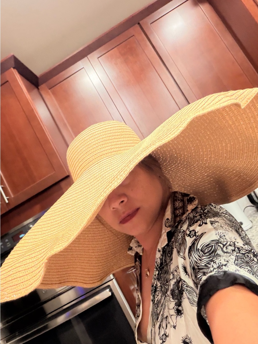Wide-Brim Straw Sun Hat in Beige - Lightweight Summer Style